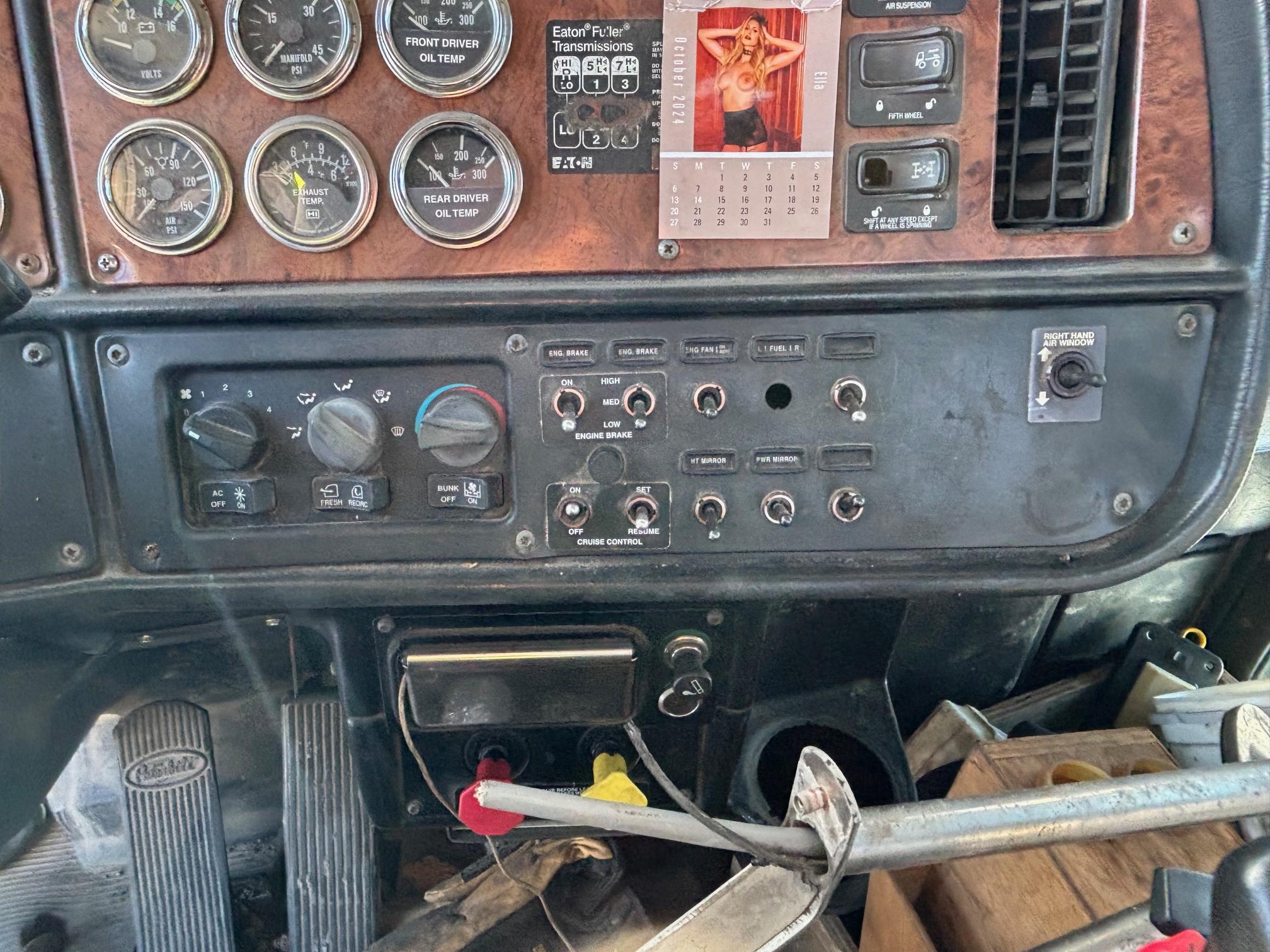 2003 PETERBILT 385 - Image 13